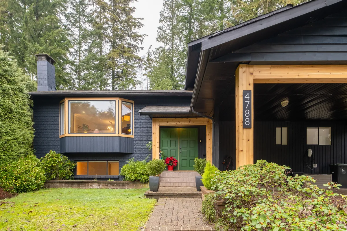 Living room after renovation